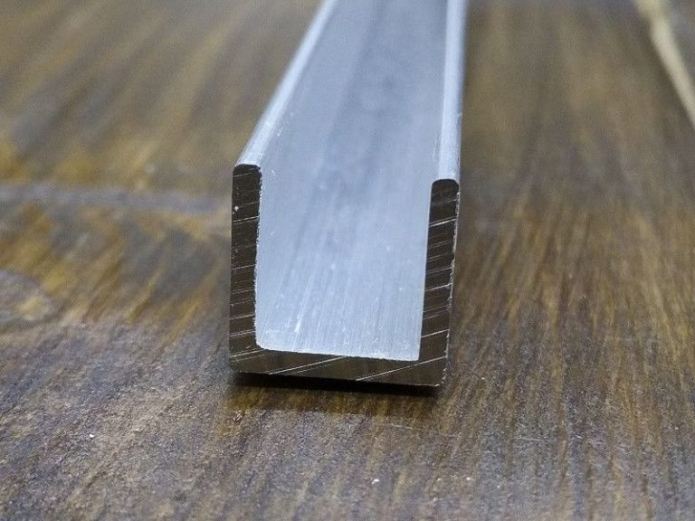 Профиль П-образный алюминиевый 10x15x1