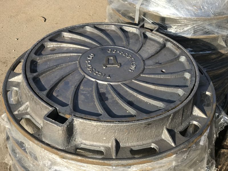 Люк тип ТМР (С250)-2-60 (В, К, Д, ТС, МГ, КК) с запорным устройством на крышке ( H=120мм/100мм)